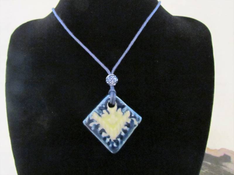 Keramik Bead Anhänger Halskette Blau Und Weiß Keramik Bead Anhänger Halskette Blau Und Weiß von CenteredClayWorks