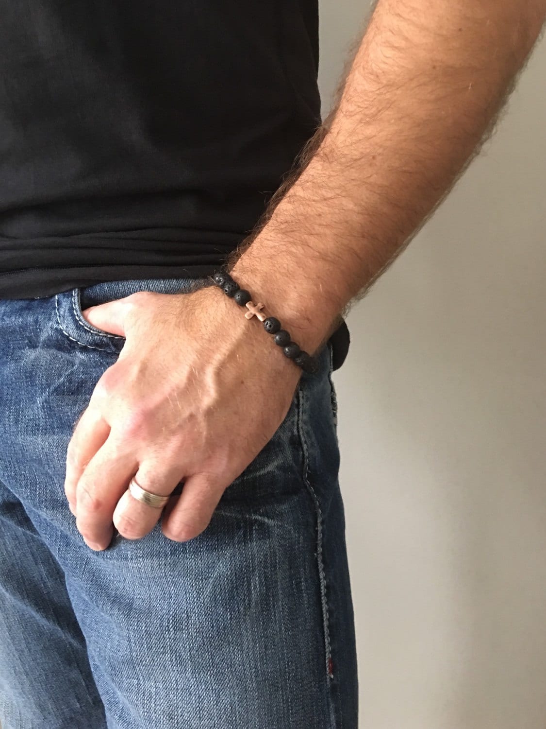 Herren Kreuz Armband - Mit Lavasteinen Und Einfachen Kreuz-Herren Armband-Unisex Armband Herren Kreuz Armband - Mit Lavasteinen Und Einfachen Kreuz-Herren Armband-Unisex Armband von CenteredJewelry