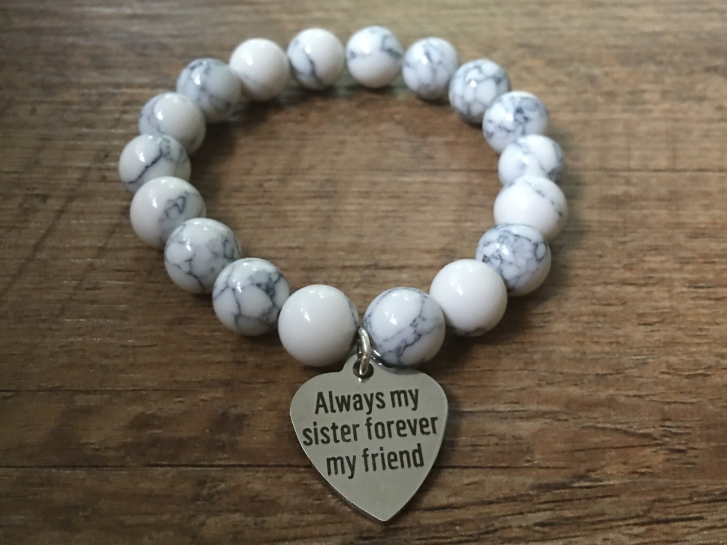 Schwester Charm Perlen Armband, Stretch Schwester Charm Perlen Armband, Stretch von CenteredJewelry
