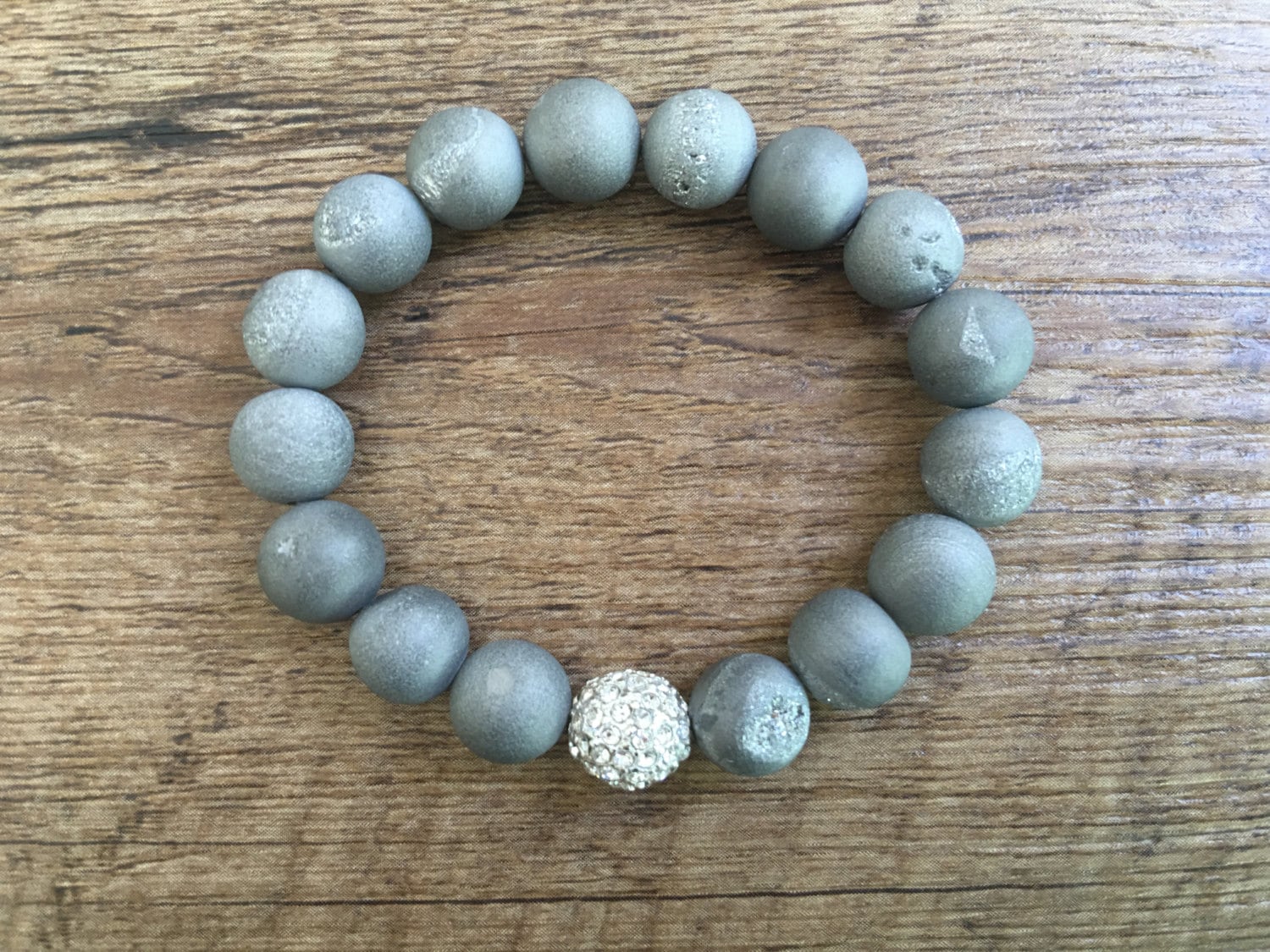 Silber Druzy, Ebnen Armband, Bead Armband Stretch 10mm Silber Druzy, Ebnen Armband, Bead Armband Stretch 10mm von CenteredJewelry