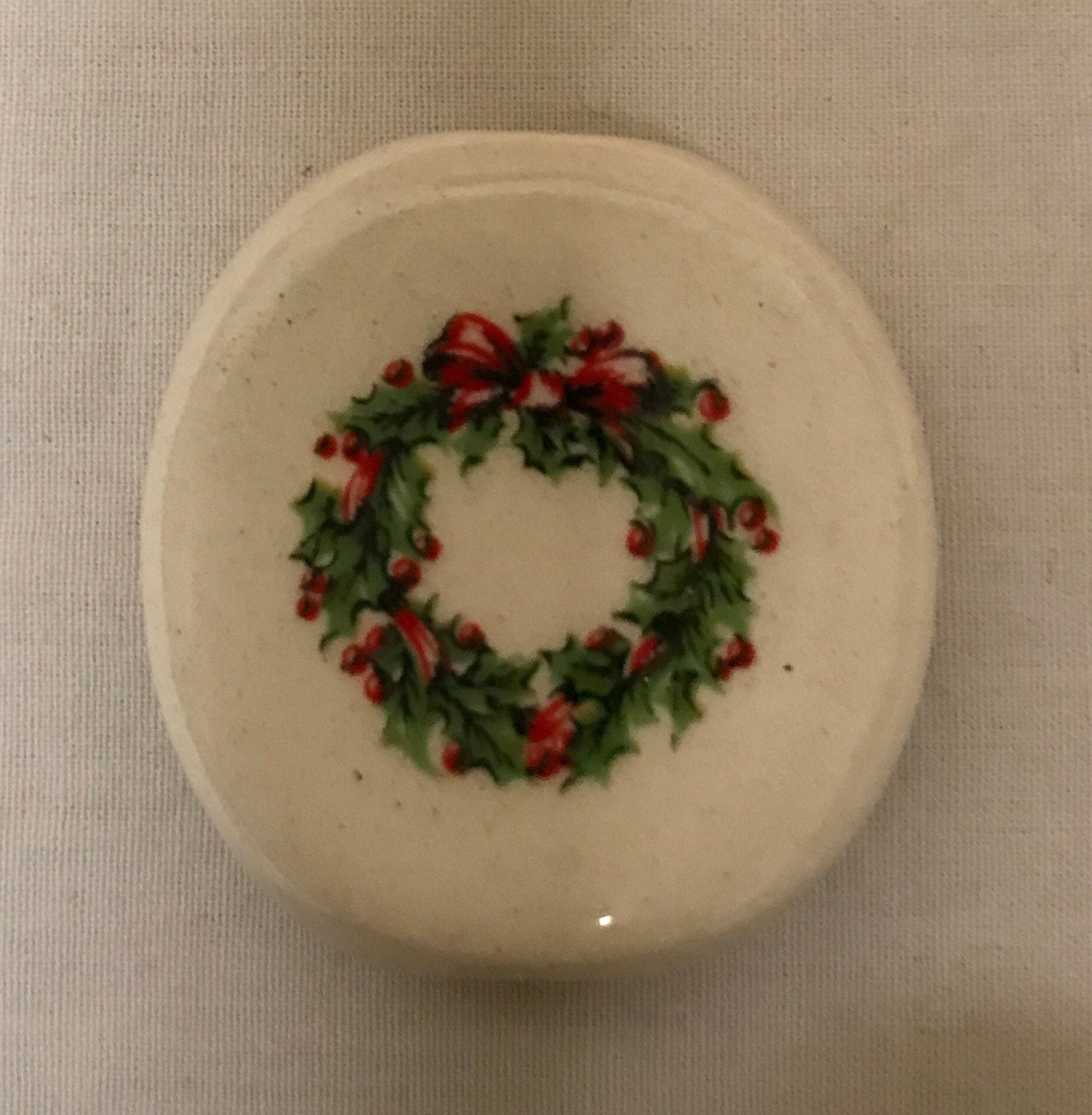 Bogart Keramik Rauchsteinhalter Weihnachtskranz Design Ungefilterte Zigarettenspitze von CeramicTwistedPipes