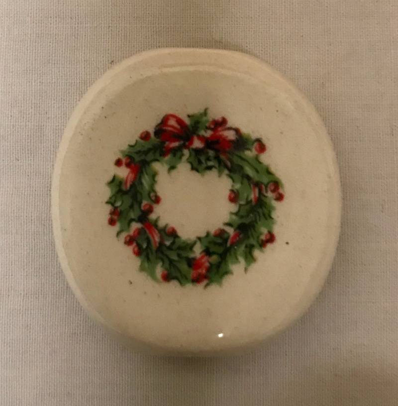 Bogart Keramik Rauchsteinhalter Weihnachtskranz Design Ungefilterte Zigarettenspitze von CeramicTwistedPipes