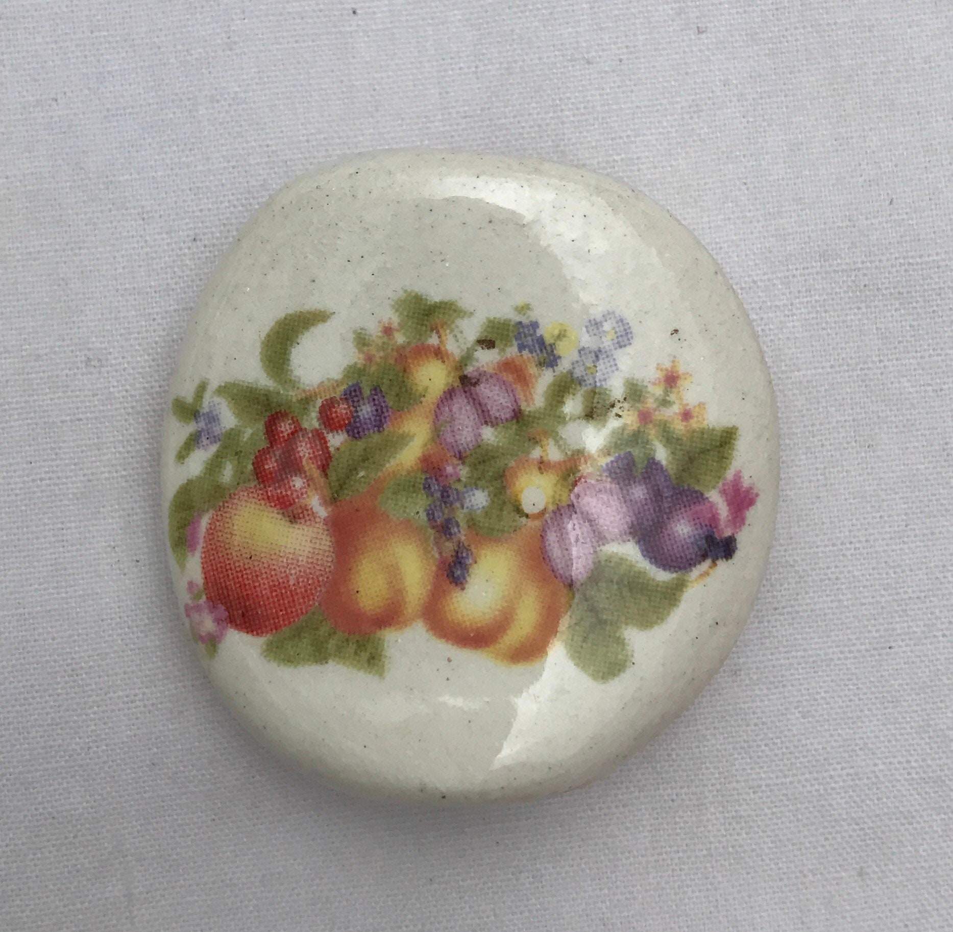 Bogart Rauchsteinhalter Fruit Design von CeramicTwistedPipes