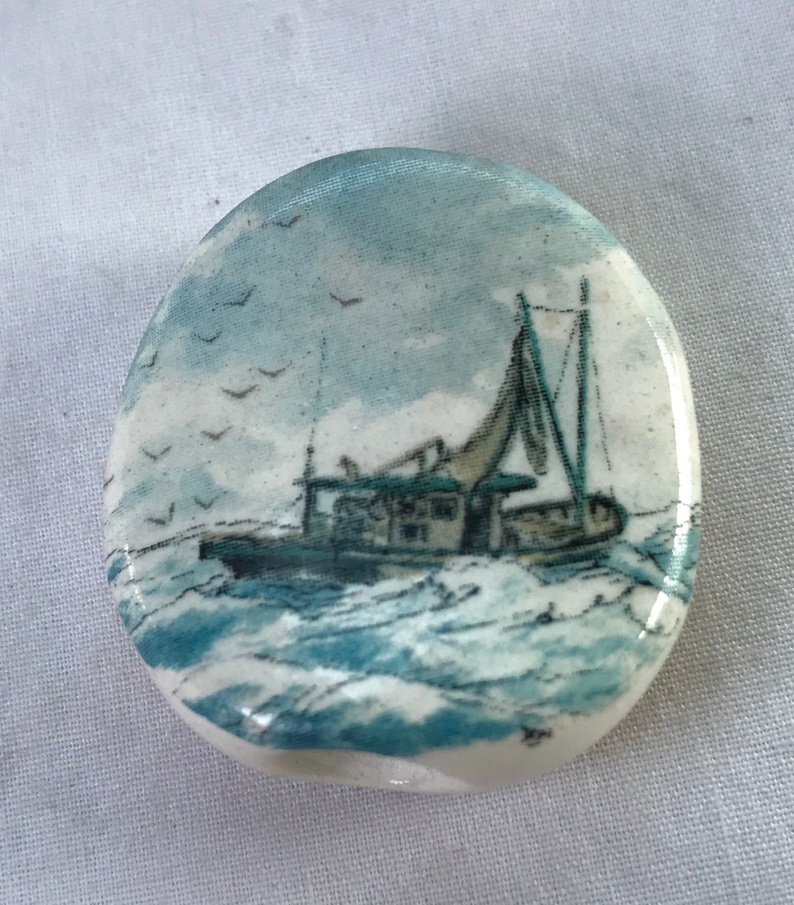 Bogart Rauchsteinhalter Großes Segelboot Am Meer Design von CeramicTwistedPipes