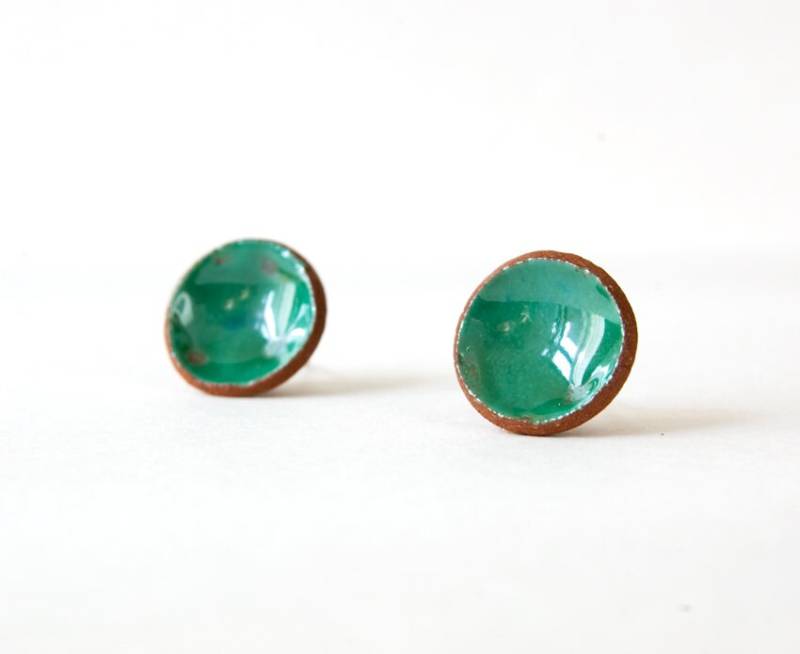 Grüne Ohrringe, Post Kleine Grüne Ohrstecker, Keramik Schmuck, Natürlichen Urlaub Geschenk, Silber Grüne Ohrringe, Post Kleine Grüne Ohrstecker, Keramik Schmuck, Natürlichen Urlaub Geschenk, Silber von Ceramicata