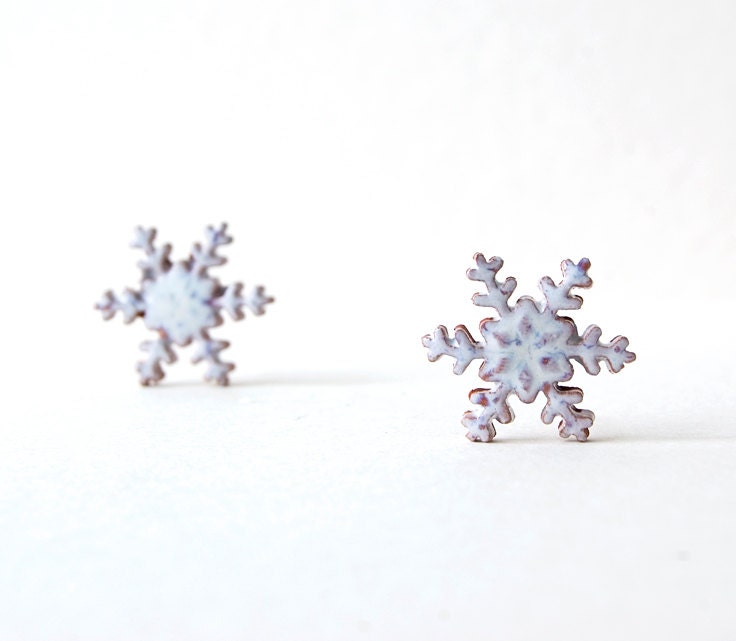Schneeflocke Ohrringe, Schneeflocken Ohrstecker, Weiße Keramik Schnee Post Silber, Urlaub Geschenk Schneeflocke Ohrringe, Schneeflocken Ohrstecker, Weiße Keramik Schnee Post Silber, Urlaub Geschenk von Ceramicata