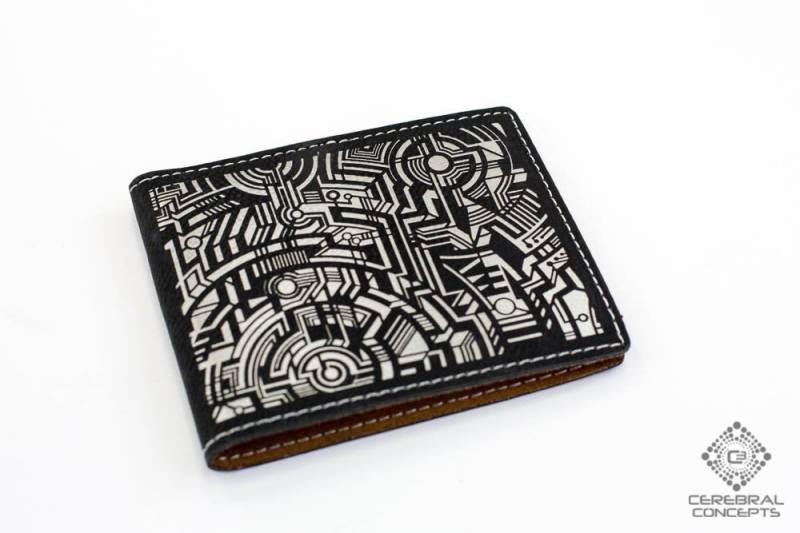 Mechmaster Mike Brieftasche - Weiches, Langlebiges Veganes Leder Laser Graviert Mit "Glyph" Design Von Cole Tattoo Art Geschenk Für Freund." Mechmaster Mike Brieftasche - Weiches, Langlebiges Veganes Leder Laser Graviert Mit "Glyph" Design Von Cole Tattoo Art Geschenk Für Freund." von CerebralConcepts