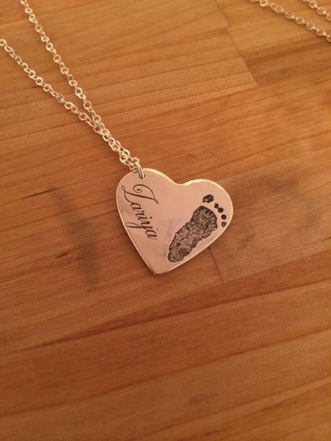 Grundlegende Benutzerdefinierte Baby Fußabdruck Oder Hand Print Halskette, Sterling Silber Grundlegende Benutzerdefinierte Baby Fußabdruck Oder Hand Print Halskette, Sterling Silber von CervelliDesigns