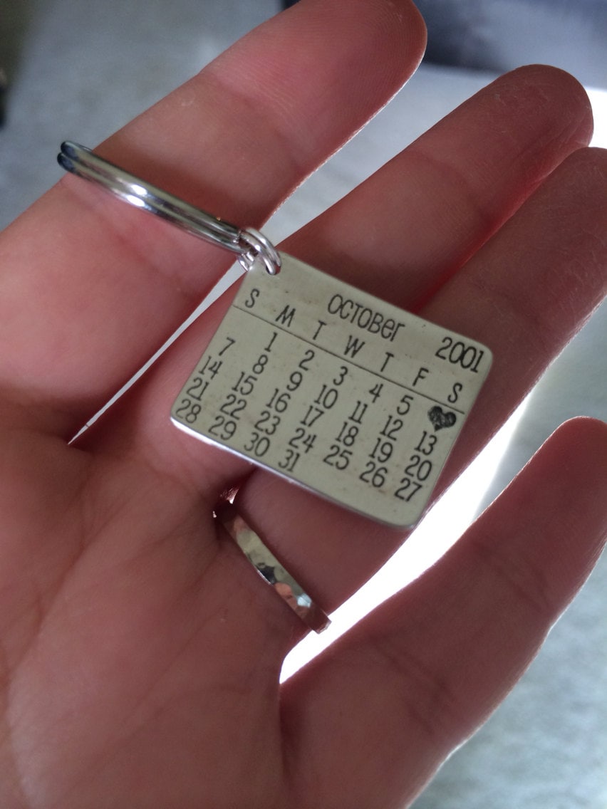 Jahrestag Date Key Chain Front & Back, Sterling Silber | . 925 Oder Feinsilber 999 von CervelliDesigns