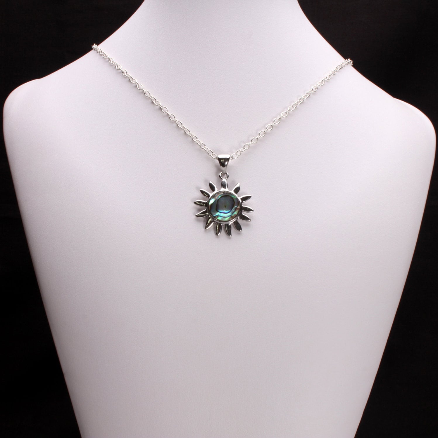 Abalone Perle Sonne Anhänger Halskette Abalone Perle Sonne Anhänger Halskette von CestBelleByMimi
