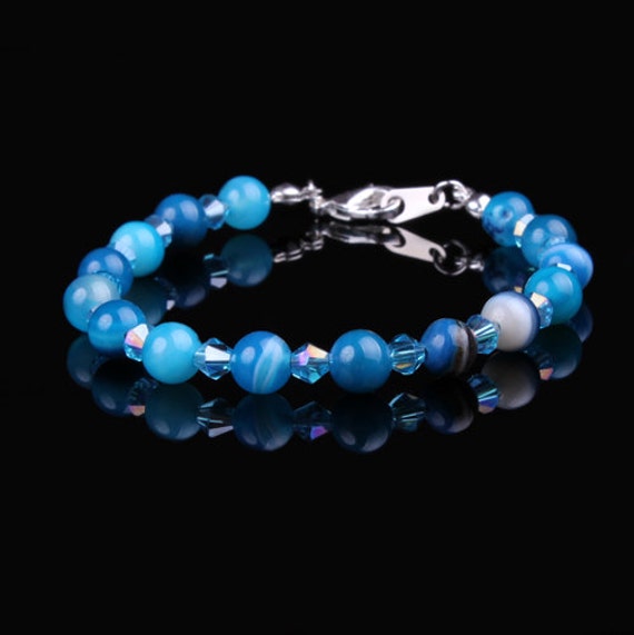 Blau Gestreifter Achat Und Swarovski Kristall Armband Blau Gestreifter Achat Und Swarovski Kristall Armband von CestBelleByMimi