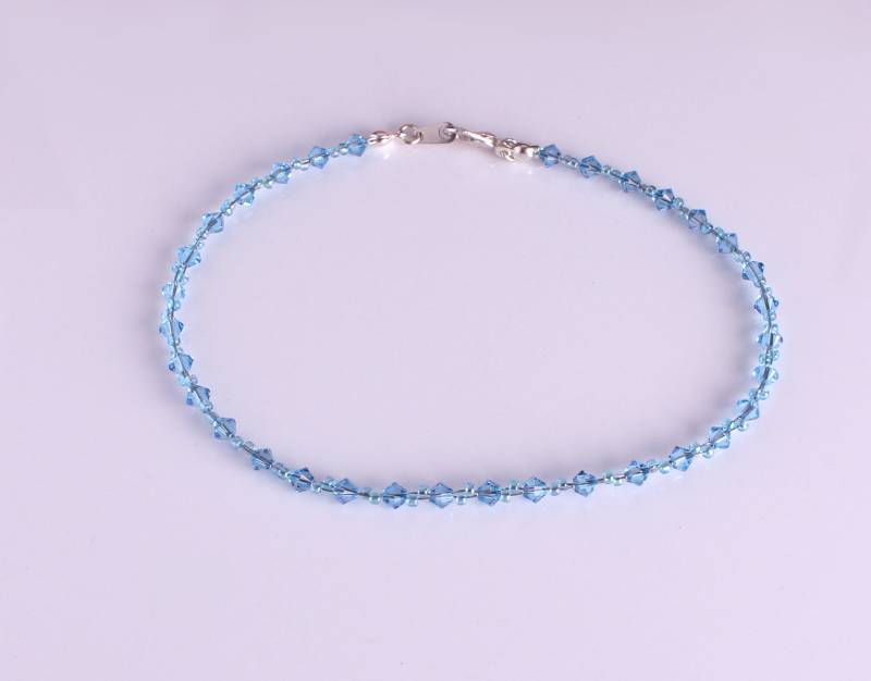 Crystal Aqua Blau Und Aquamarin Seedbead Anklet Crystal Aqua Blau Und Aquamarin Seedbead Anklet von CestBelleByMimi