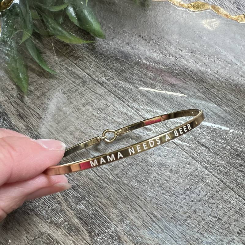Mama Braucht Ein Bier Nachricht Armreif - 3 Farben Gold, Rose Silber von CestLaVieGiftsLLC