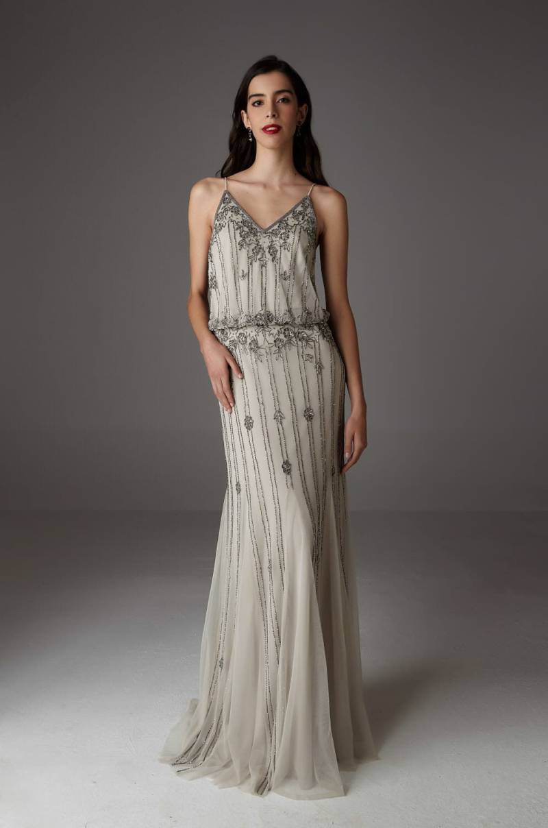 Perlenbesetztes V Ausschnitt Party Kleid Elegantes Gastkleid Mit Dünnen Trägern von CeylanBCN