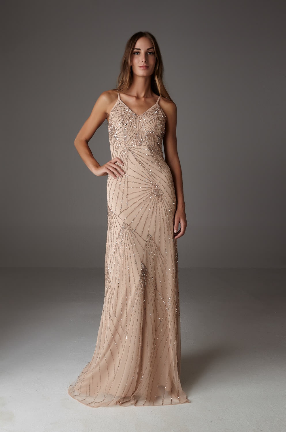 Perlenbesetztes Partykleid Mit V-Ausschnitt Elegantes Gast-Outfit von CeylanBCN