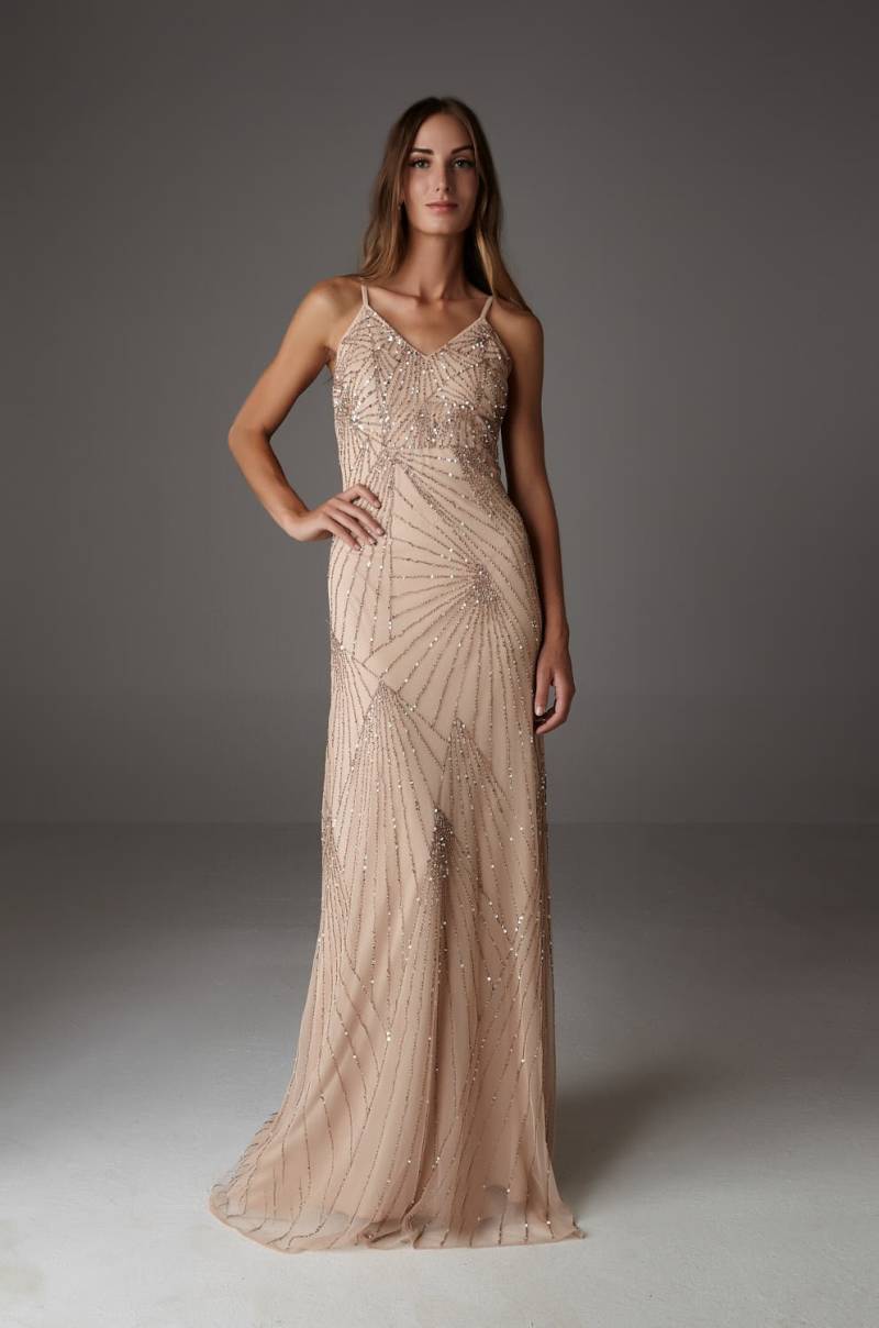 Perlenbesetztes Partykleid Mit V-Ausschnitt Elegantes Gast-Outfit Perlenbesetztes Partykleid Mit V-Ausschnitt Elegantes Gast-Outfit von CeylanBCN