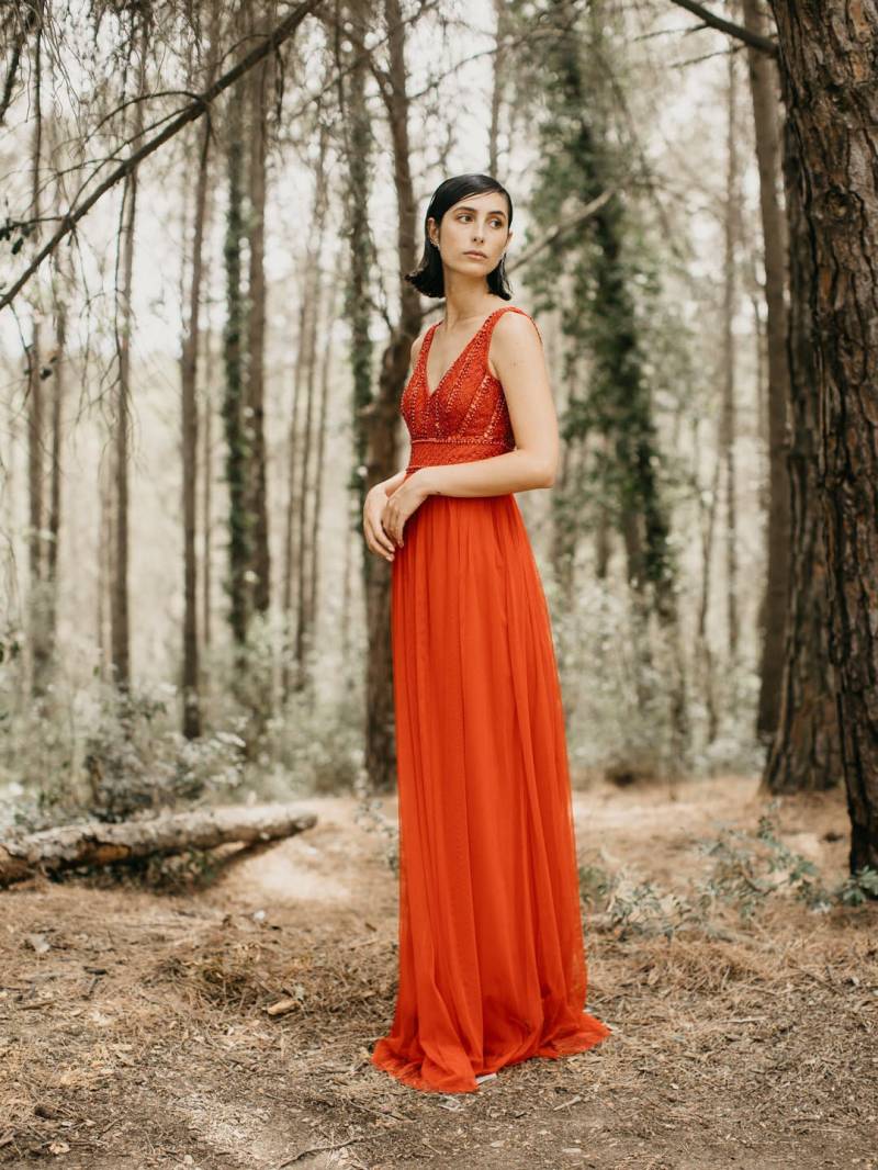Rotes Chiffon - Abendkleid Gesticktes Abendkleid Mit V-Ausschnitt von CeylanBCN
