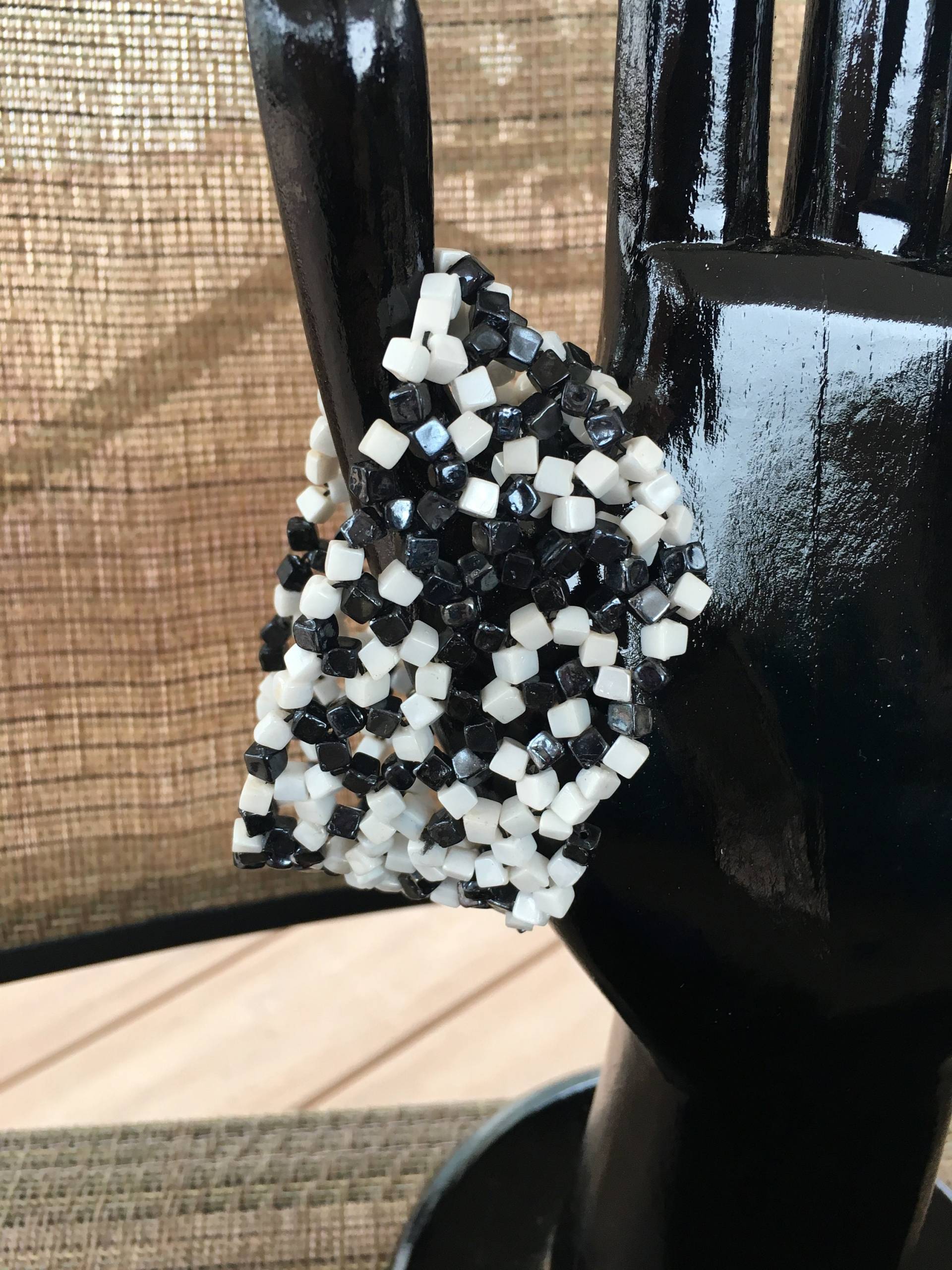 Retro 80Er Jahre Schwarz-Weißes Perlen-stretcharmband von ChaDavidVintage