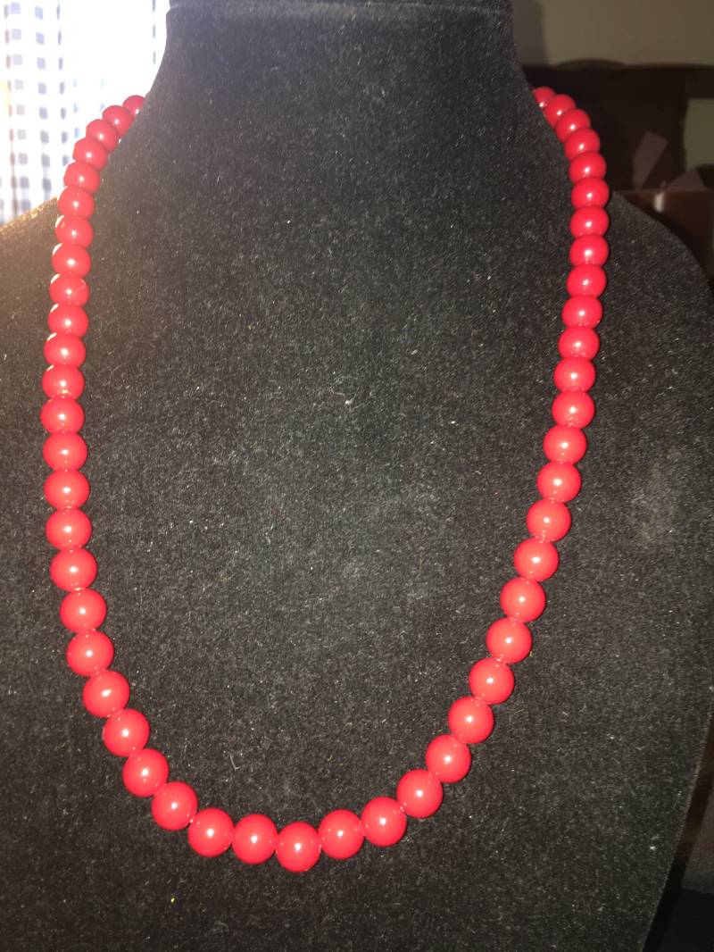 Vintage Leuchtend Rote Perlenkette ## Vintage Leuchtend Rote Perlenkette ## von ChaDavidVintage
