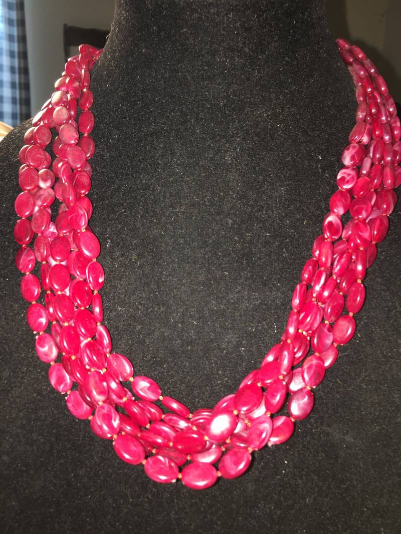 Vintage Multi Strand Flache Acrylperlen Mit Einem Goldfarbenen Verschluss ## Vintage Multi Strand Flache Acrylperlen Mit Einem Goldfarbenen Verschluss ## von ChaDavidVintage