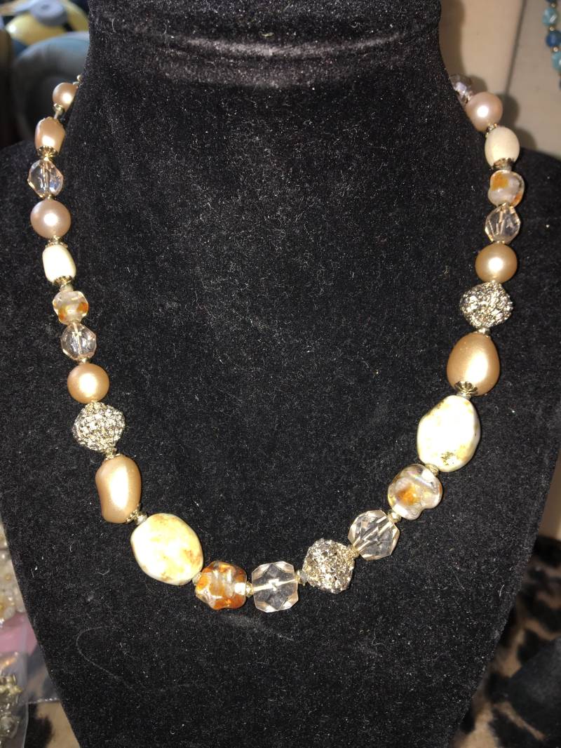 Vintage Perlen Halskette, Signiert Japan Vintage Perlen Halskette, Signiert Japan von ChaDavidVintage