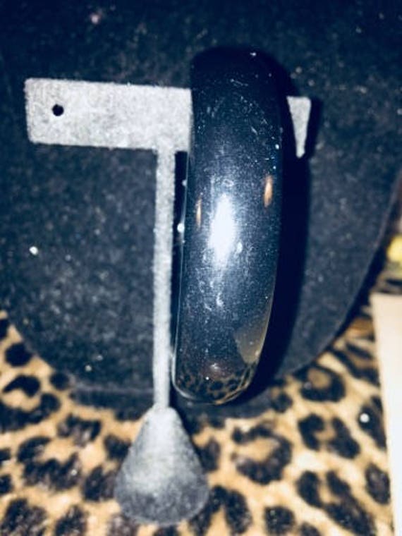 Vintage Schwarzer Acryl Armreif von ChaDavidVintage