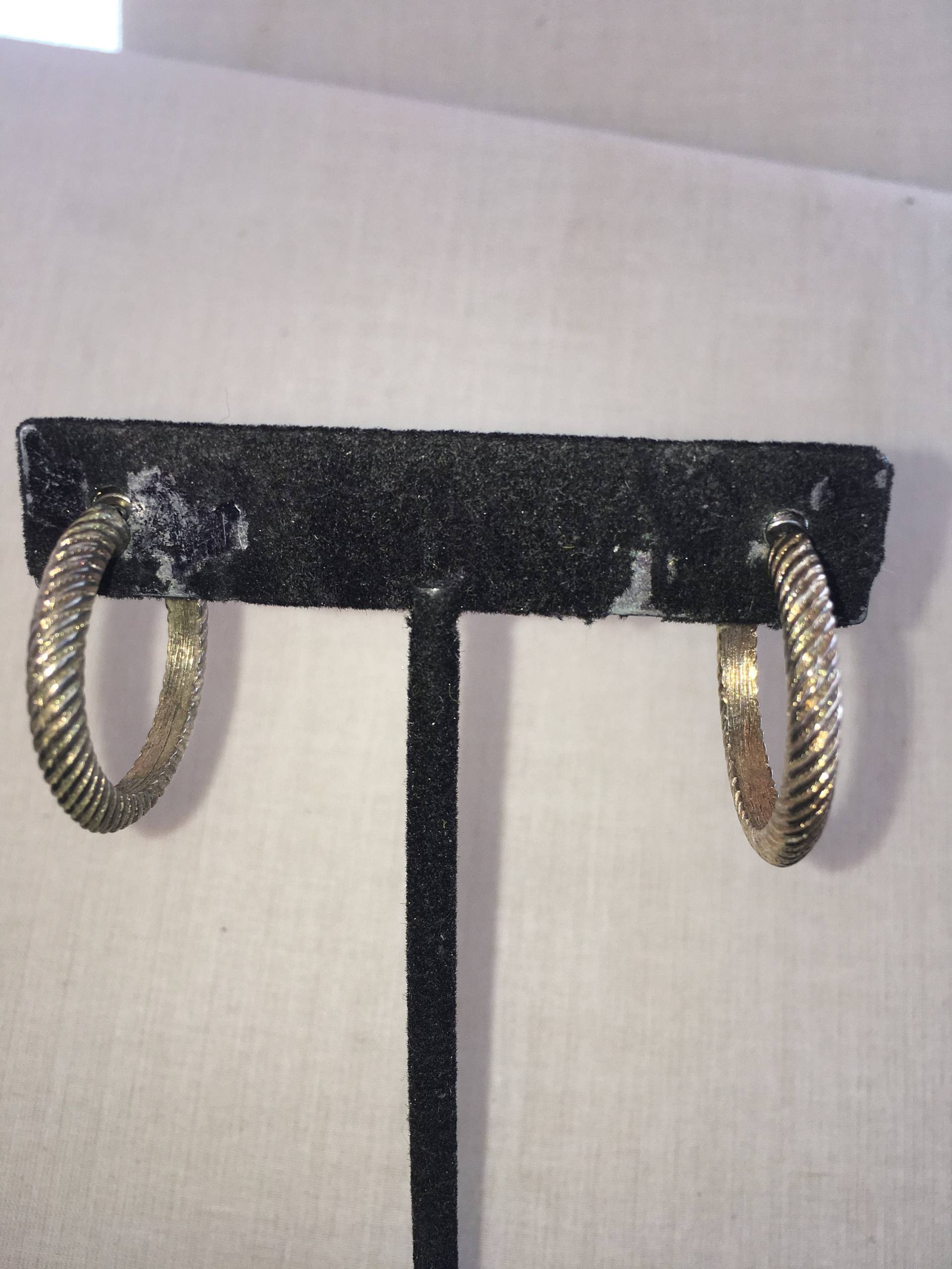 Vintage Silberfarbene Gedrehte Ohrringe von ChaDavidVintage