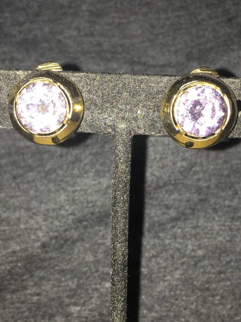 Vintage Strass Ohrclips in Einer Goldfarbenen Fassung von ChaDavidVintage