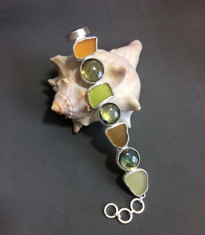 Sterling Silber, Echten Strandglas & Labradorit - Meeresglas, Glas-Ozean-Armband Armband Sterling Silber, Echten Strandglas & Labradorit - Meeresglas, Glas-Ozean-Armband Armband von ChaceandAbbott