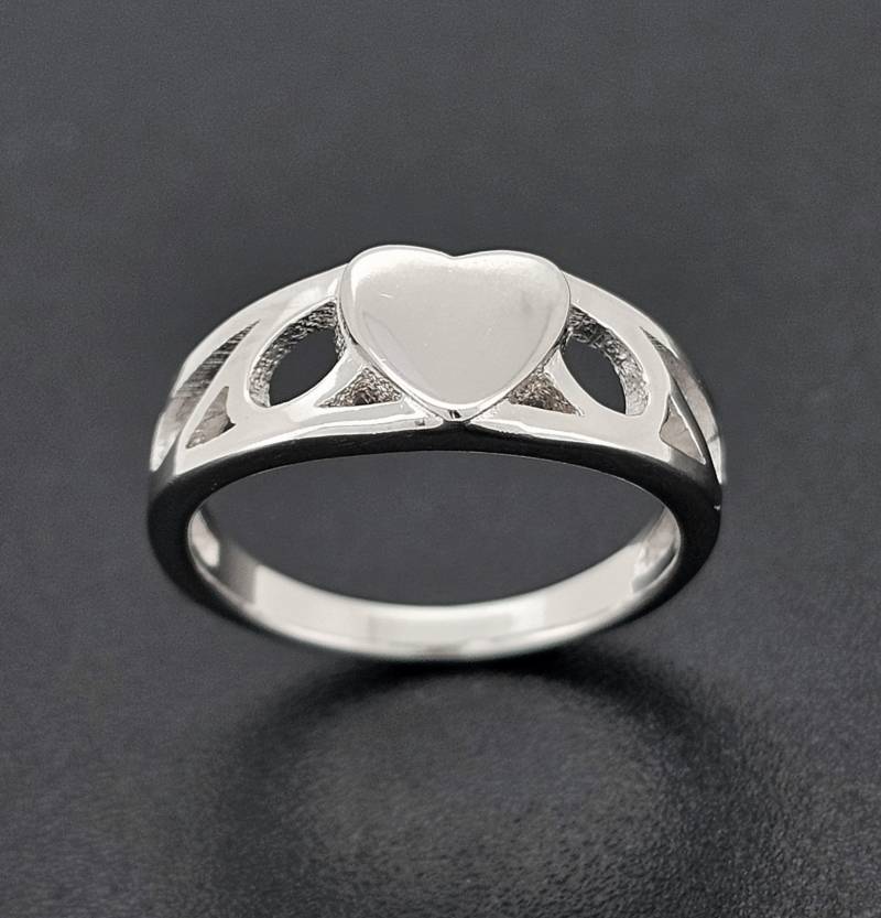 sterling Silber Baby 6mm Herz Ring Kind Kinder Siegelband Kostenlose Gravur Geschenkbox von ChainReactionUK