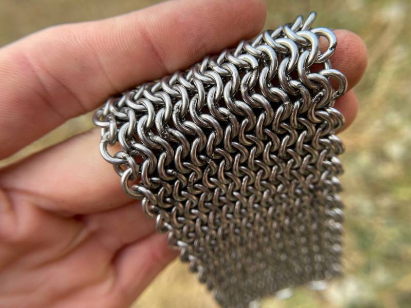 Extrabreites Chainmaille Armband, Schwere Armspange, Verschweißte Kettenglieder Extrabreites Chainmaille Armband, Schwere Armspange, Verschweißte Kettenglieder von ChainmailleByBim