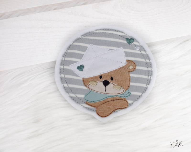 Aufnäher Patch Bär Button Maritim Applikation Junge Mädchen Stickdatei Zum Aufnähen Kleidung Accessoires Aufnäher Patch Bär Button Maritim Applikation Junge Mädchen Stickdatei Zum Aufnähen Kleidung Accessoires von Chalisu