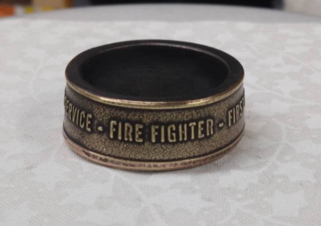 "Feuerwehrmann Challenge Münzring " First in Last Out" "Feuerwehrmann Challenge Münzring " First in Last Out" von ChallengeCoinRings