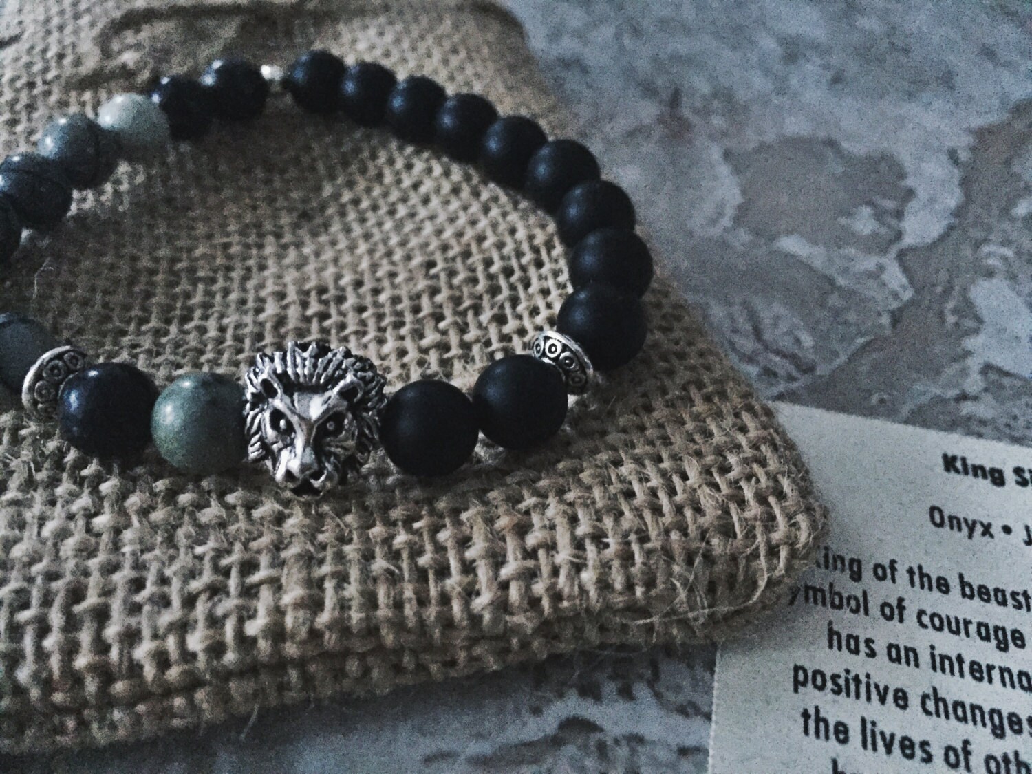 Silber Löwe Kopf 8mm Jaspis, Matt Schwarz Onyx Naturstein Perlen Armband Silber Löwe Kopf 8mm Jaspis, Matt Schwarz Onyx Naturstein Perlen Armband von ChalzB