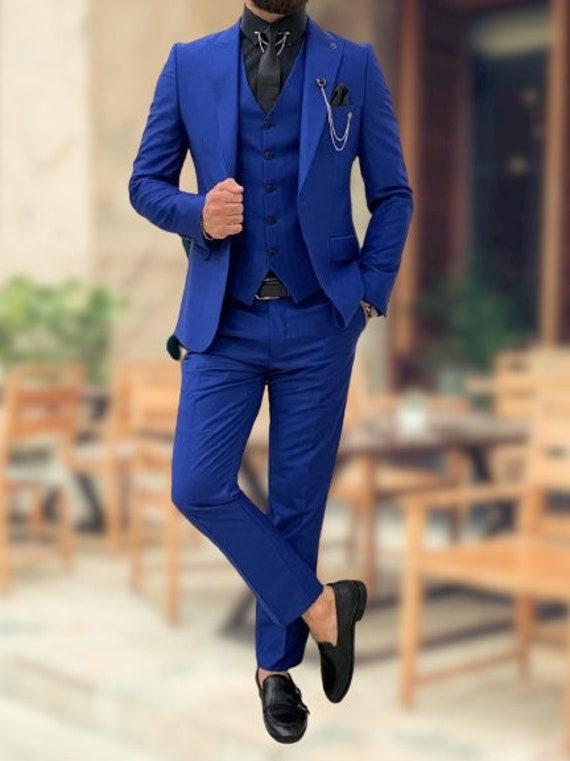 Männer Anzüge Blau 3 Stück Slim Fit One Button Hochzeit Bräutigam Party Wear Mantel Hose, Plus Größe Roter Anzug, Burgundy Anzug von Chamantailormade