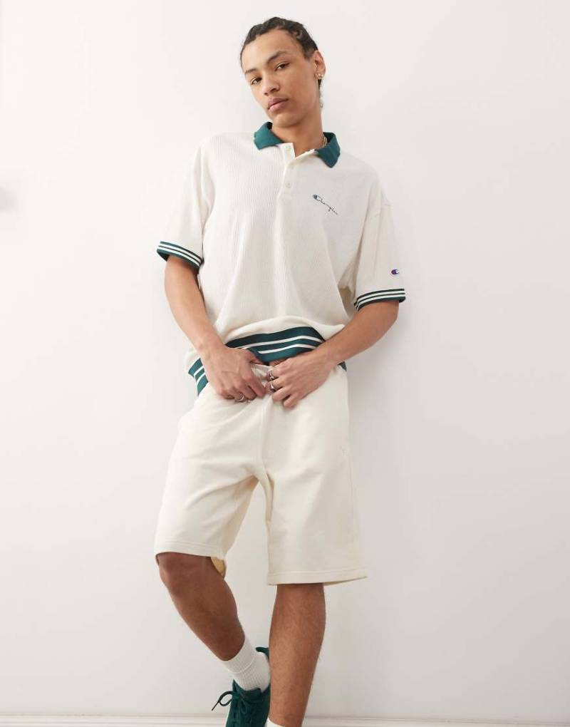 Champion - Lange Bermudashorts in gebrochenem Weiß von Champion