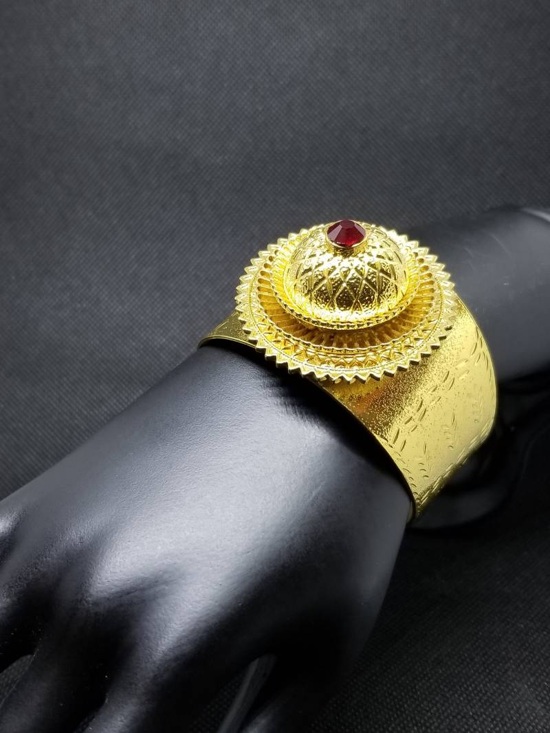 Damen Blumen Armreif - Gold von ChampysAccessories