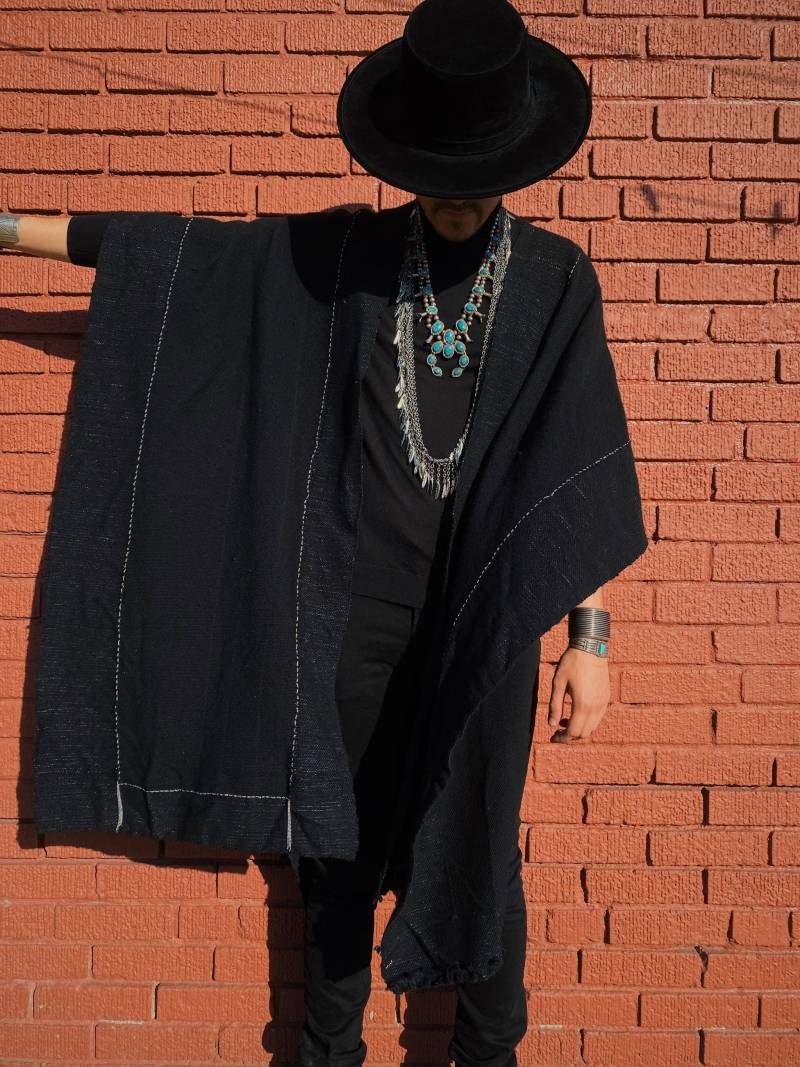 Hand Gewebte Wolle Cape Mit Kette von ChanelCreate