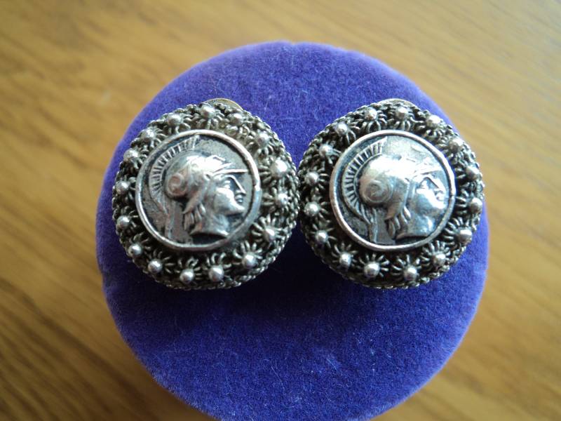 800 Silberne Clips 800 Silberne Clips von ChanelHB