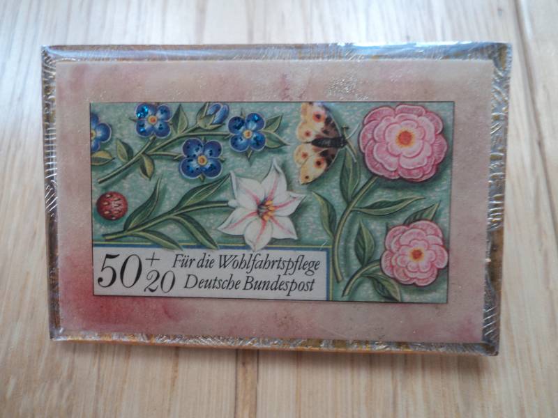 Vintage "Des Postages" Brosche/Anstecknadel 1997 Vintage "Des Postages" Brosche/Anstecknadel 1997 von ChanelHB