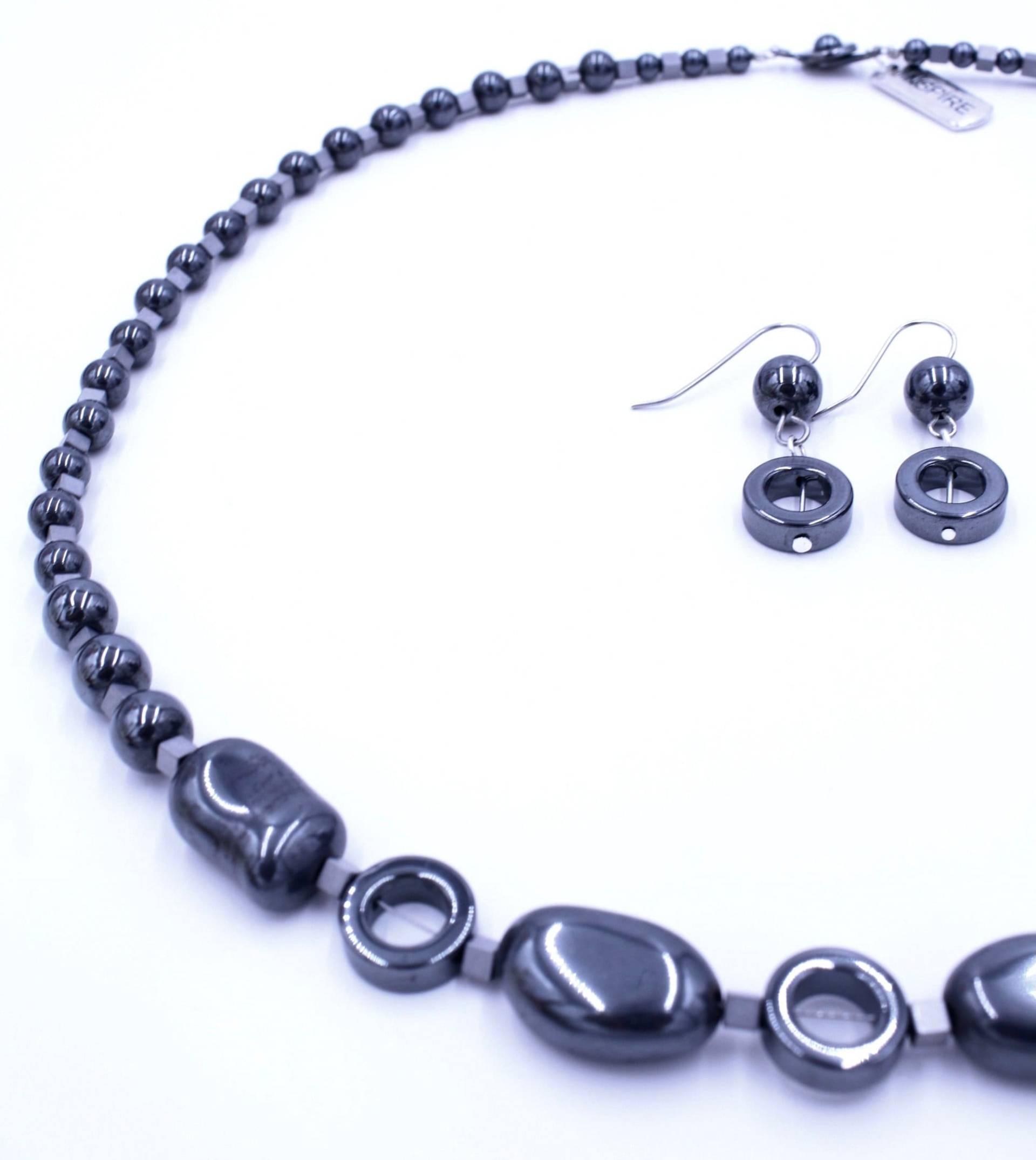 Hämatit Schmuck Set - Halskette + Ohrringe Schwarz Modernes Design Auffälliger Statement Tolles Geschenk Inspire Hämatit Schmuck Set - Halskette + Ohrringe Schwarz Modernes Design Auffälliger Statement Tolles Geschenk Inspire von ChannelKCreations