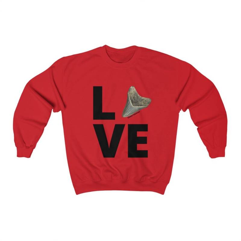 Megalodon Love Sweatshirt | Haifischzahn Fossil Jagd Zahn Strand Unisex Schwere Mischung Crewneck von ChaosCaravanCreates