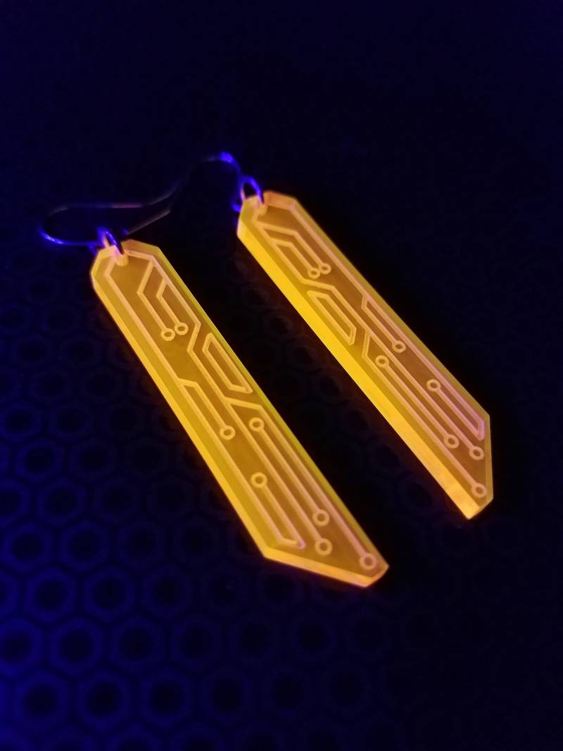 Datenchip Ohrringe/Orange Uv Reaktiv Cyber Goth Rave Schmuck Punk Neon Glow Datenchip Ohrringe/Orange Uv Reaktiv Cyber Goth Rave Schmuck Punk Neon Glow von ChaosCoven