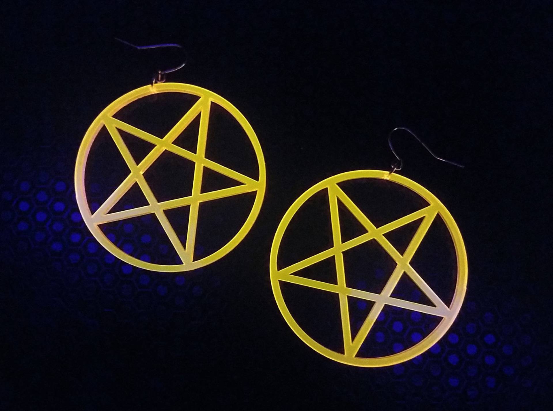 Umgedrehtes Pentagramm Ohrringe/Orange Uv Reaktiv Schwarzlicht Witchy Goth Umgedrehtes Pentagramm Ohrringe/Orange Uv Reaktiv Schwarzlicht Witchy Goth von ChaosCoven