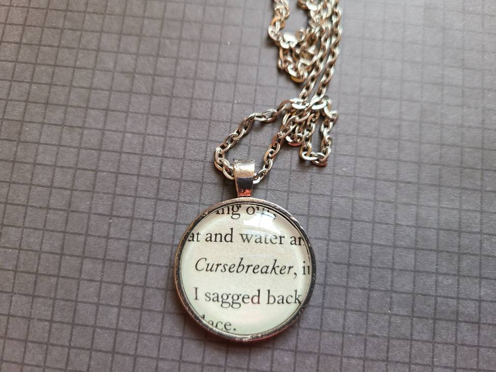 "Halskette Mit "Fluchbrecher"-Anhänger Aus Den Büchern "Court Of Thorns" Und "Roses"." von ChaosTheoryDesigns