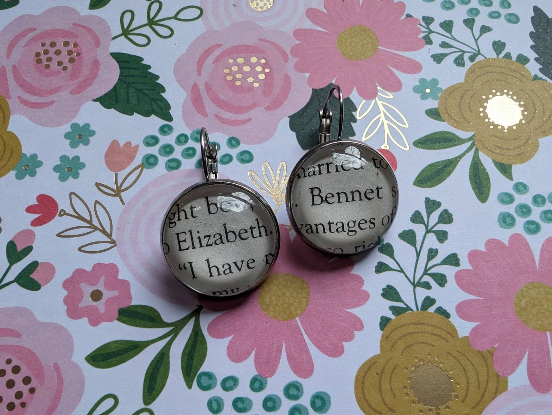 Elizabeth Bennet Anhänger Ohrringe Aus Stolz Und Vorurteil Buchseiten von ChaosTheoryDesigns