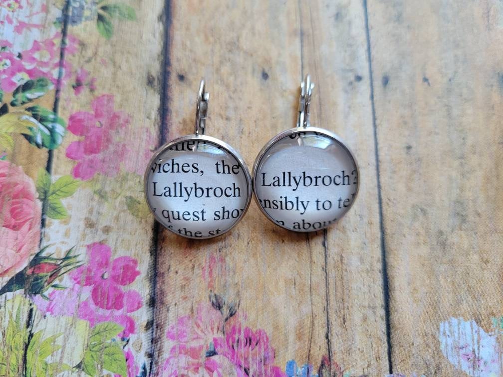 Lallybroch Ohrringe Mit Outlander Buchseiten von ChaosTheoryDesigns