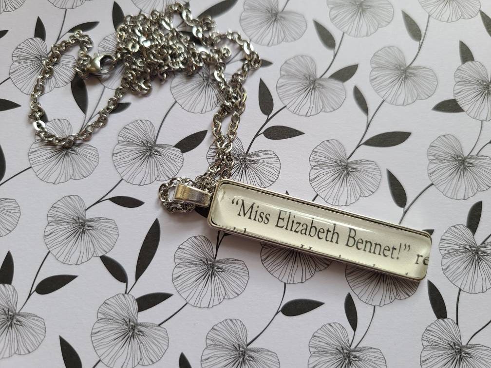 Miss Elizabeth Bennet Anhänger Halskette Mit Pride Und Prejudice Buchseiten von ChaosTheoryDesigns