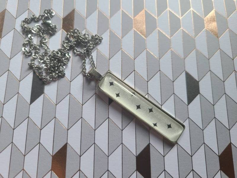 sterne Rechteck Anhänger Halskette Mit Invisible Life Of Addie Larue Buchseiten von ChaosTheoryDesigns
