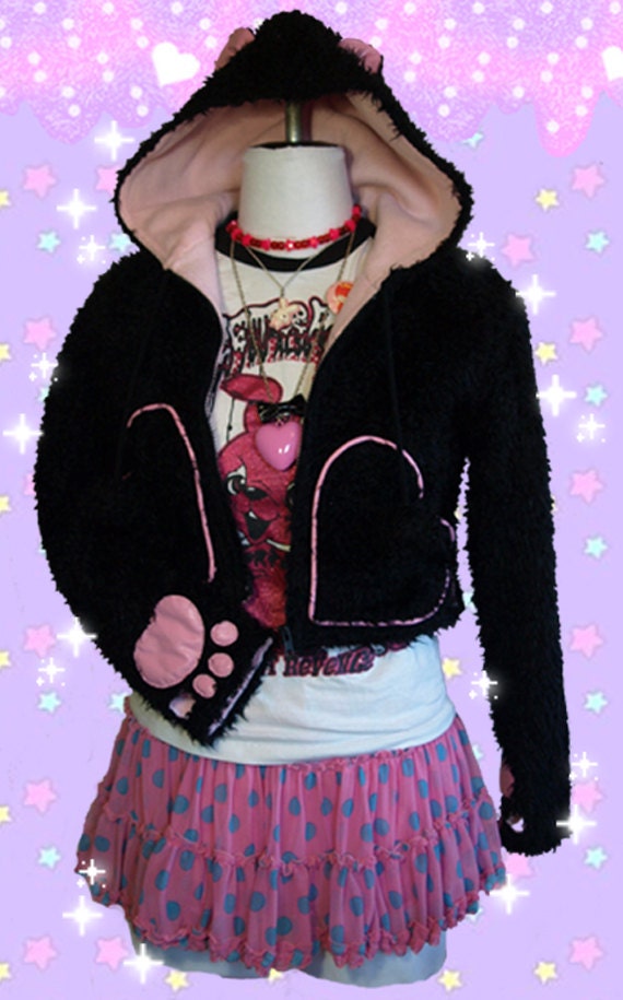 Tokyo Pop Harajuku Kawaii Furry Ohren Kitty Cropped Hoodie Koneko Jacke, Süßes Rosa Futter, Herztaschen Und Bommeln von ChaoticCandyClothing
